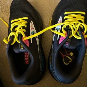 Selling Brooks Adrenaline GTS 24 sneakers.